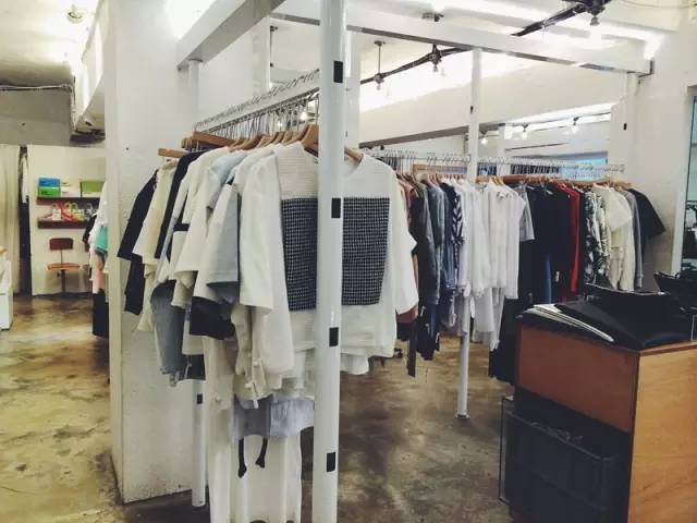 去韩国必买衣服店铺,韩国留学生去首尔便利店