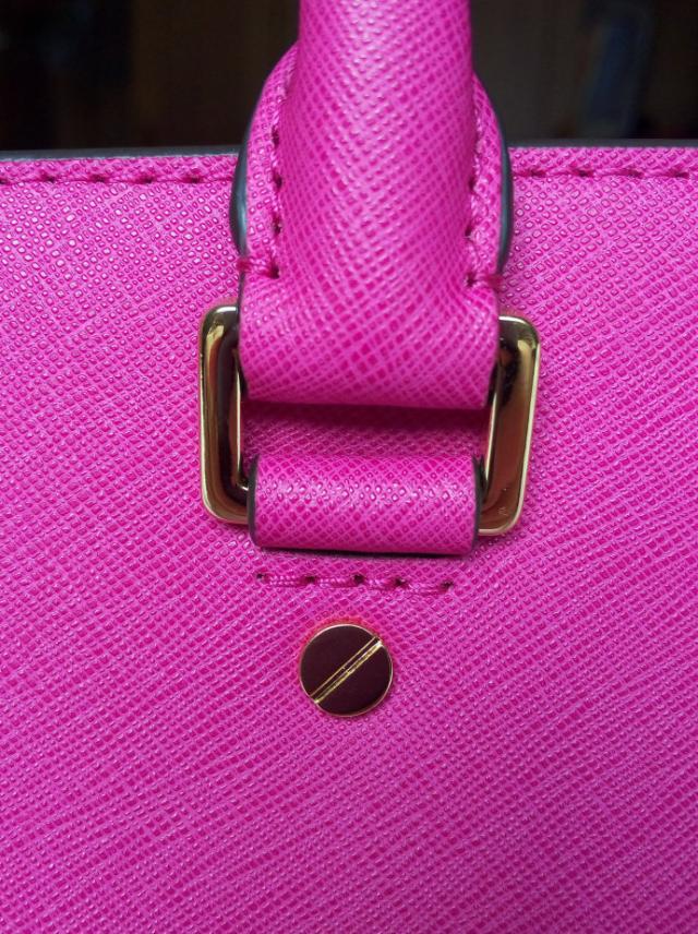 呸！你个假包婊，还有脸出来晒？