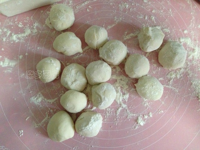 这个馍薄如纸，却筋道美味，在我家它和土豆丝是标配，全家都爱吃