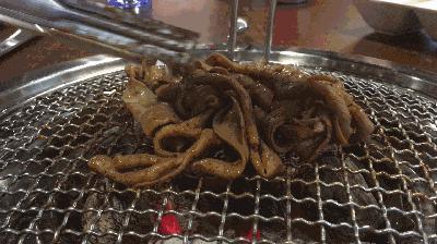 炭火上油脂的高级娇喘，为你撕开这个夏天吃肉的最高性价比