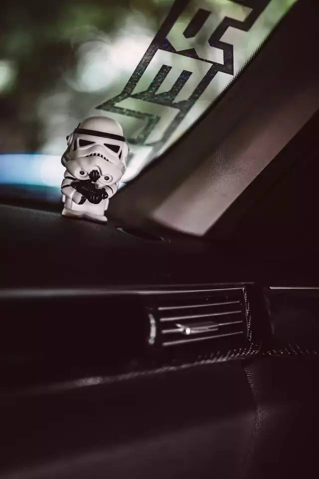 玩改装就要自己动手,玩改装的奔驰