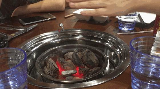 炭火上油脂的高级娇喘，为你撕开这个夏天吃肉的最高性价比