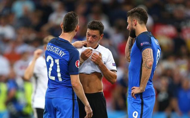 展示极致的控球能力,特特经典评论