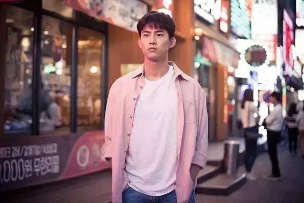 想看《打架吧鬼神》消暑结果被秀一脸，接吻能恢复记忆是什么鬼