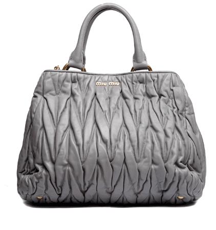 prada普拉达知名度,prada普拉达是高奢品牌吗