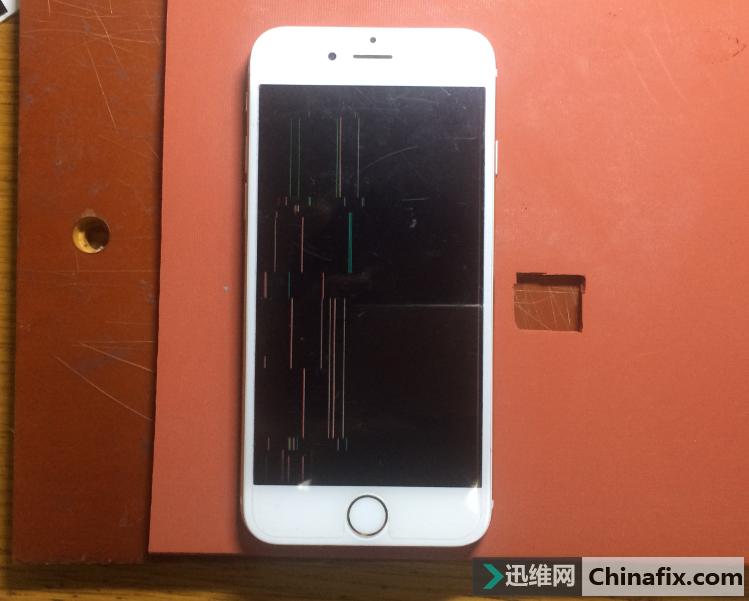 iphone6泡澡致花屏不开机，洗澡真棒！可惜代价不小！