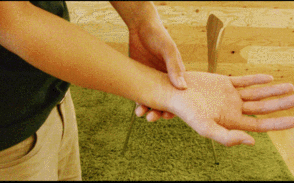 玩手机时右手大拇指酸和无力,手机不离手手指疼