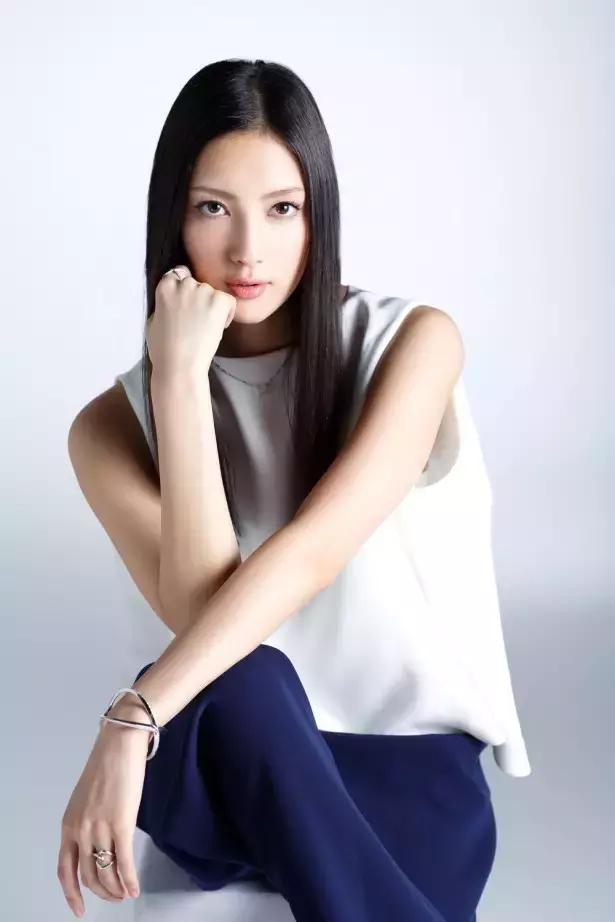 日本有哪些高颜值的女明星,最迷人的日本女明星白石麻衣