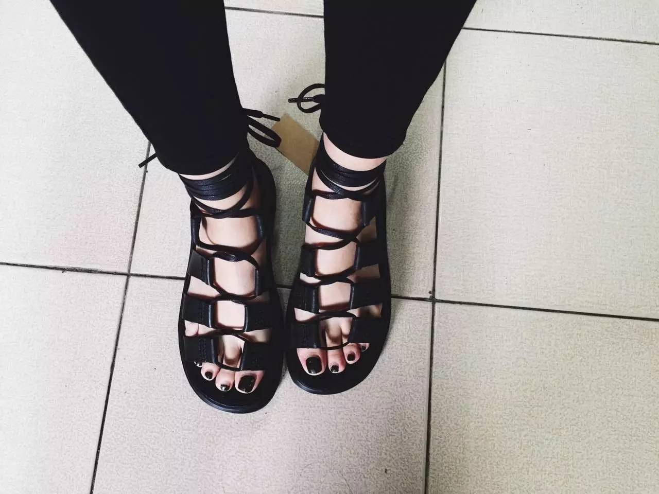 夏天快到了推荐穿什么鞋女,夏天出去玩穿什么鞋子