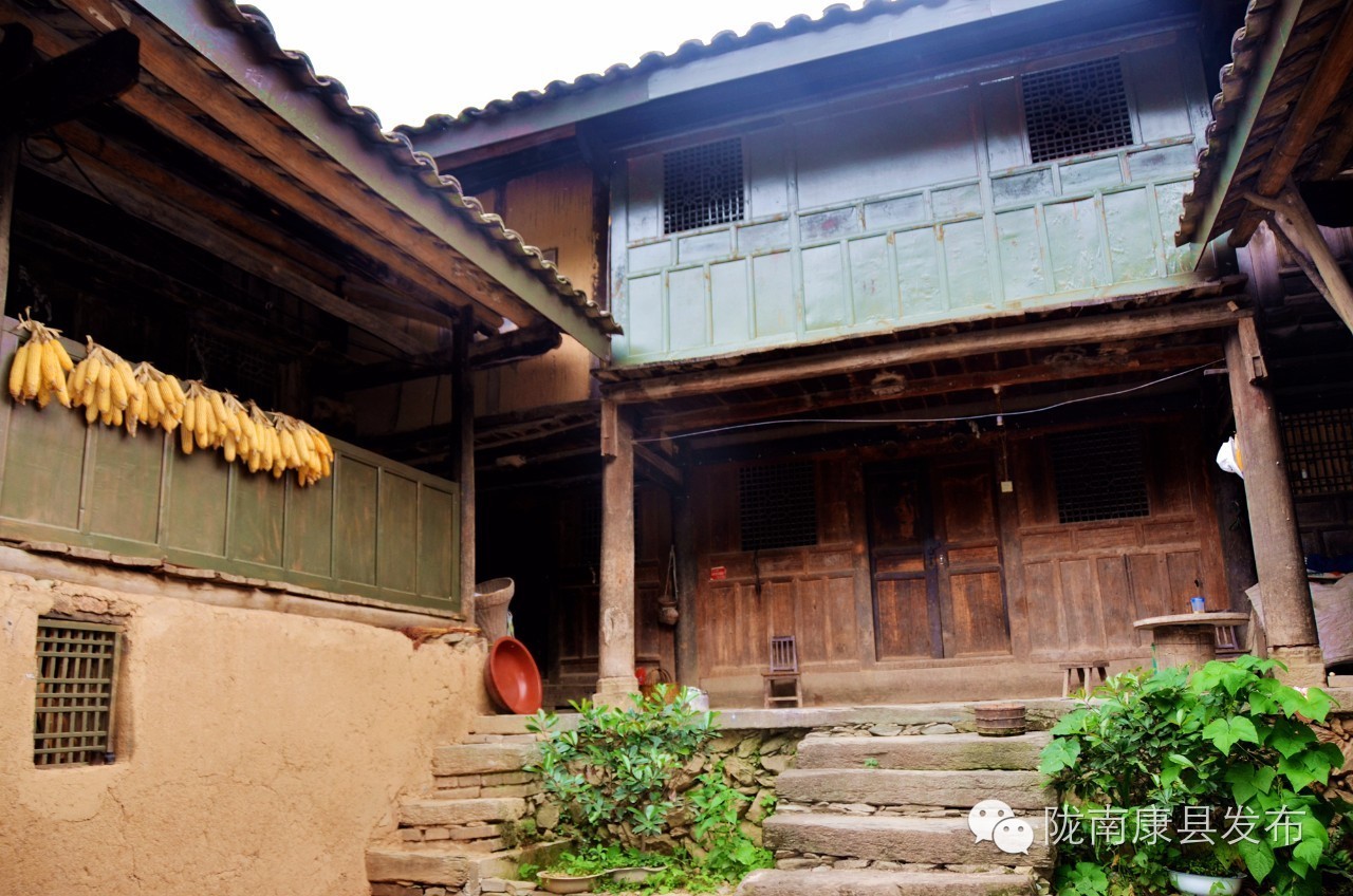 古村焕新颜，乡愁留心间