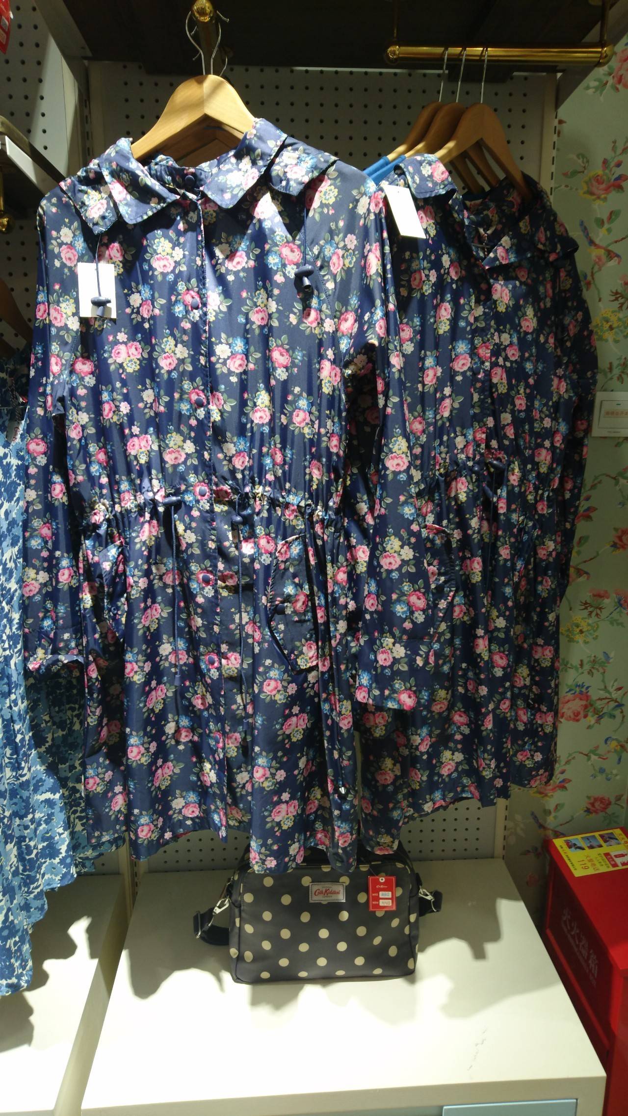 种草丨男朋友：最美不是下雨天，是你帮我付款的那双雨鞋。