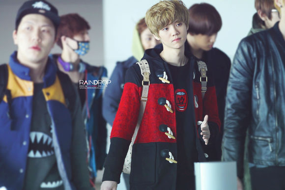 鹿晗巅峰时期有多夸张高街穿搭,鹿晗早期惊艳足球服照