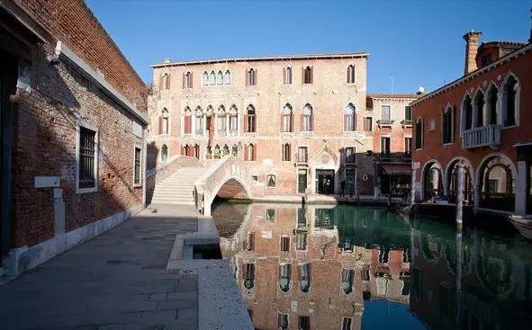 威尼斯不坐船可以吗,威尼斯不会太潮吗