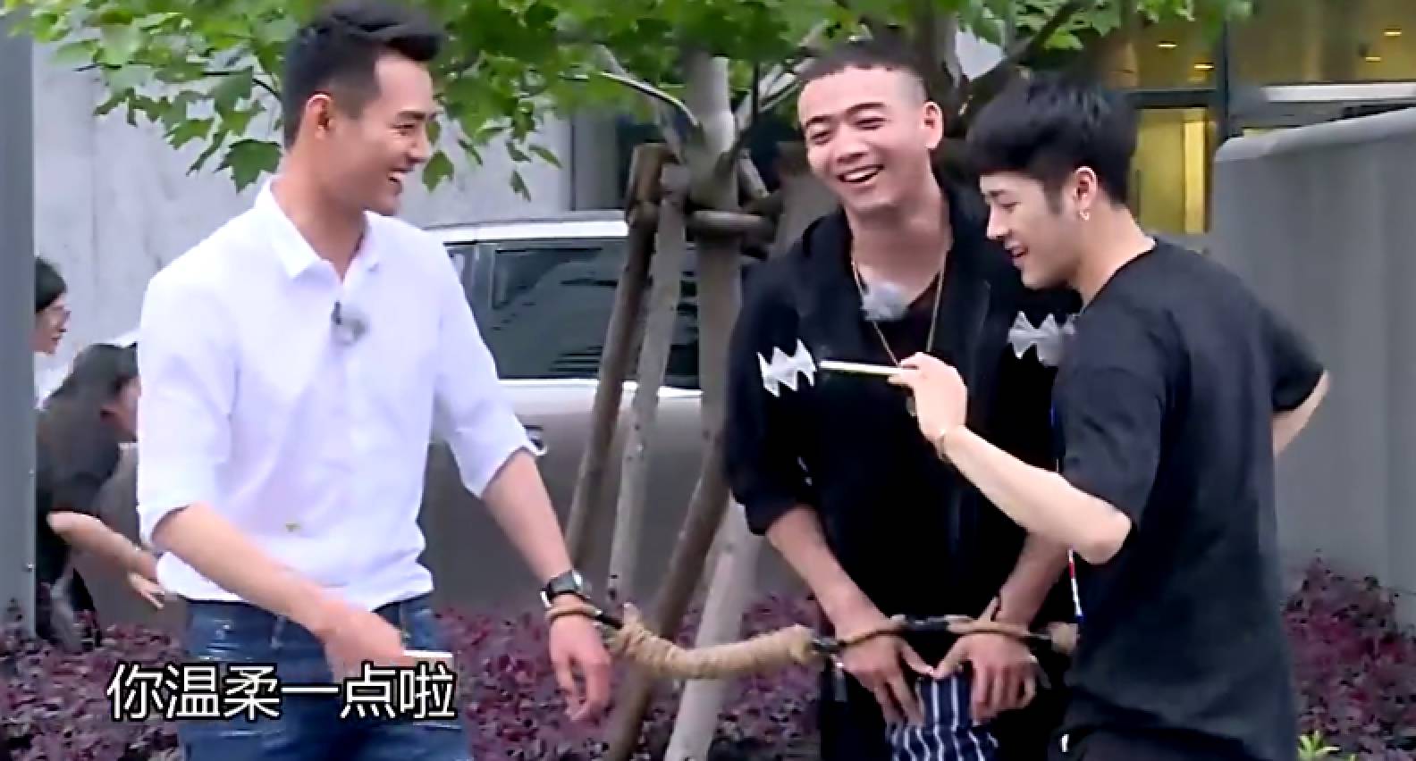 小包总蚝油喝多了还是智商欠费？！蠢（meng）成这样！