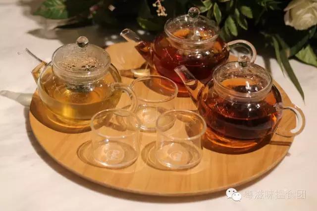 轻奢金x薄荷绿,原来你是这么一家茶饮店(文末教你刷我的卡