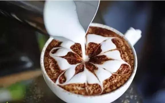 跑马拉松喝水不会影响肺吗,跑完马拉松可以喝柠檬水吗