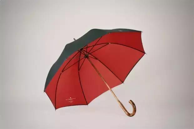 如何优雅地在大雨中漫步,下雨天怎么保持优雅的感觉