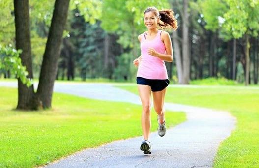 跑步腋下出汗有味道怎么办,跑步出汗后衣服氨气味道很重