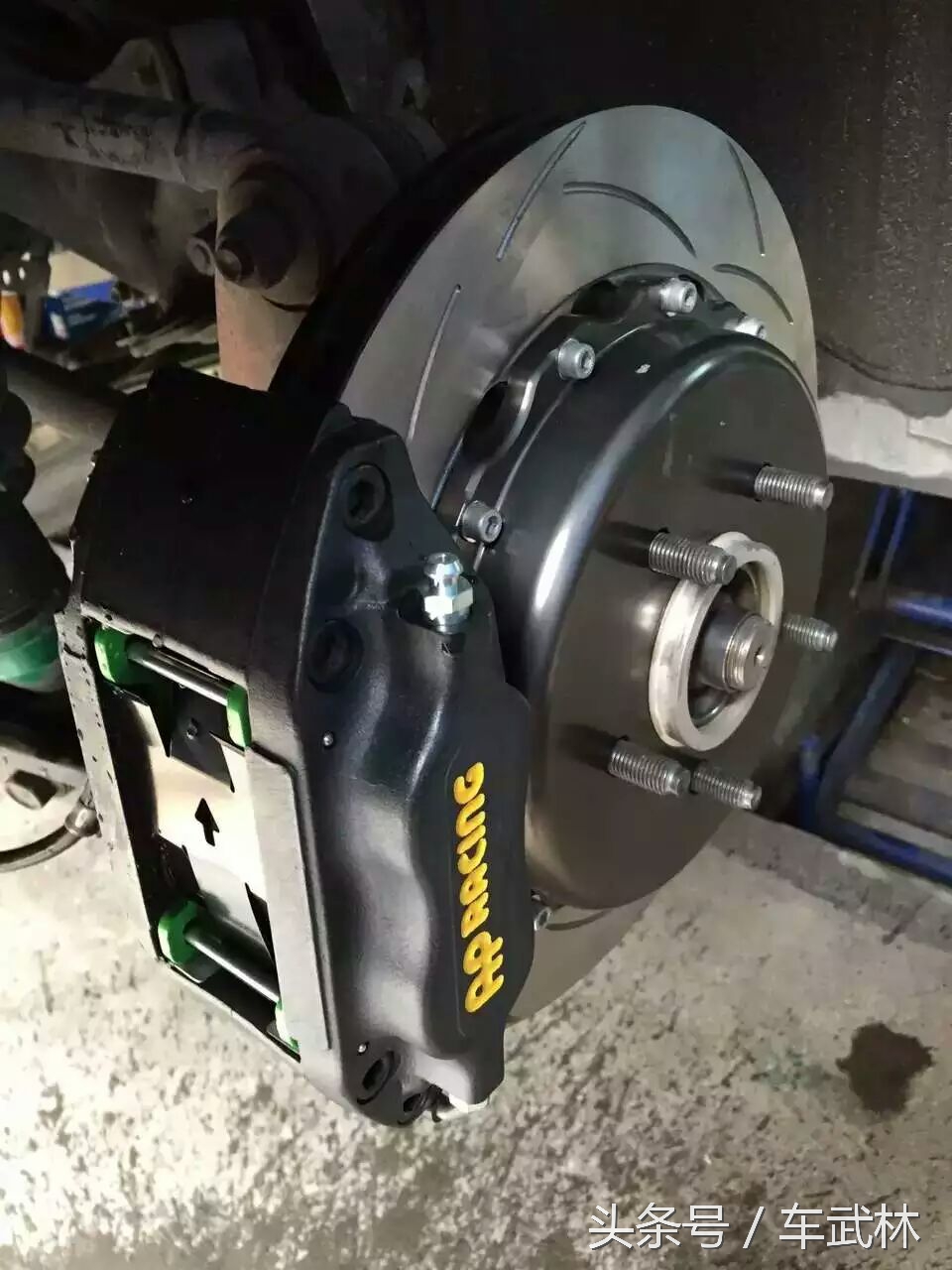 锐志装正品ap卡钳,锐志安装f50刹车卡钳