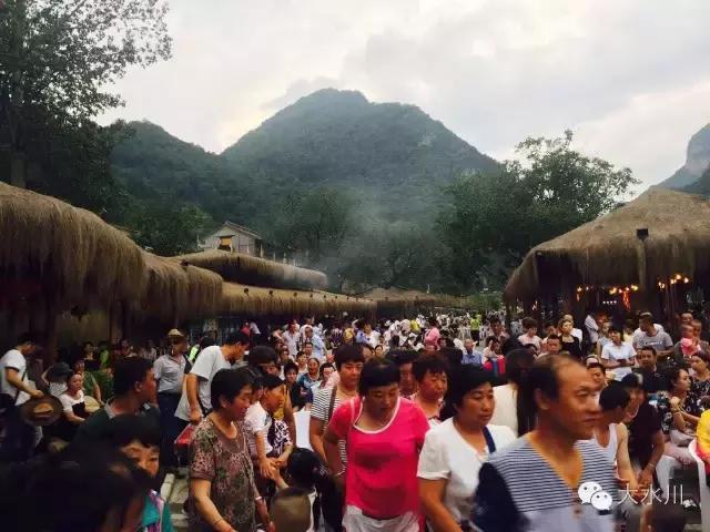 晚上热的睡不着汗像水一样,晚上很热出汗睡不着