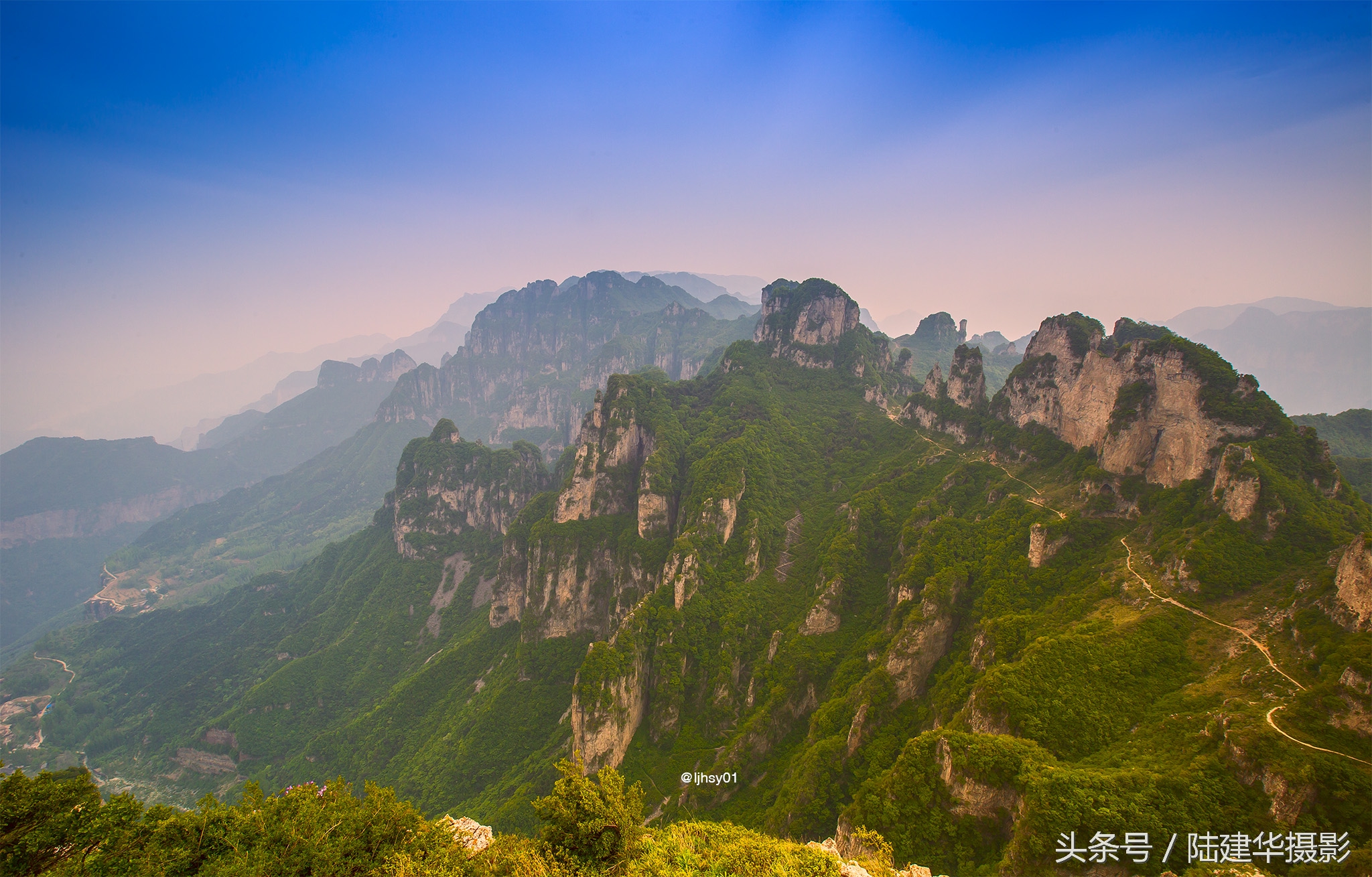 锡崖沟挂壁公路第一视角,锡崖沟悬崖上的挂壁公路