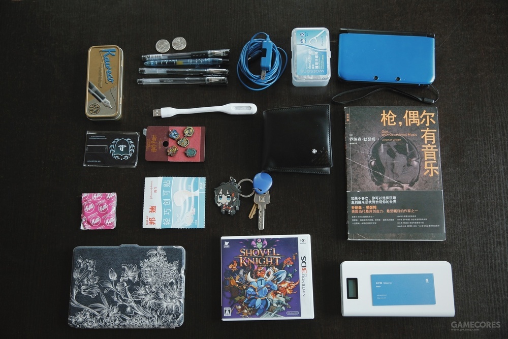 看看大家的包里装了啥,来看看包里都装了什么