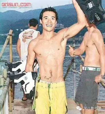 柏芝妈55岁勇闯娱乐圈！她手撕谢家的往事，就是一部老炮儿传奇