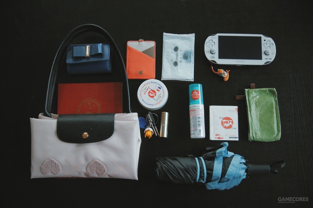 看看大家的包里装了啥,来看看包里都装了什么