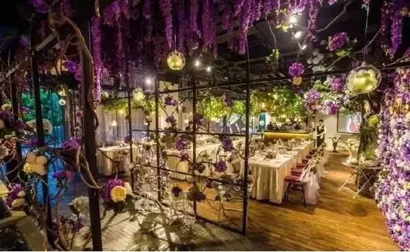 购物中心里特能赚钱的32家花店，年营业额10亿+！