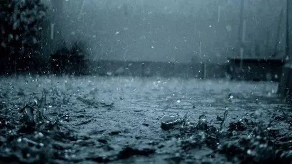 我在暴雨中和陌生女孩开了间房|青音朋友圈