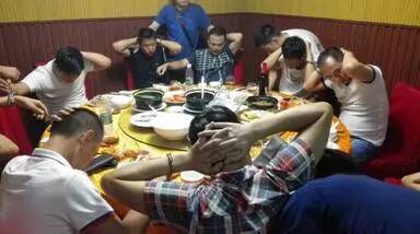 长沙公安押解23名诈骗团伙视频,长沙雨花区最近抓的诈骗团伙