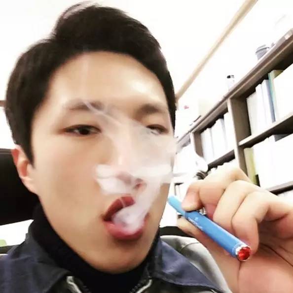 潮来潮趣丨谁说“抽烟”不能又酷又不伤身？潮人抽这烟爸妈绝对不会骂！