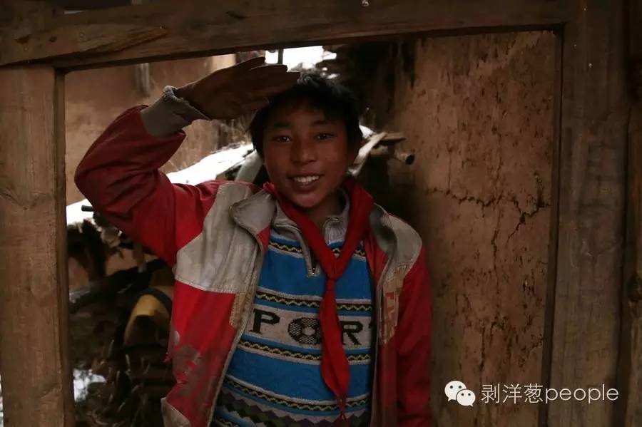 四川凉山大山里的孩子纯图片,大凉山村娃的励志故事