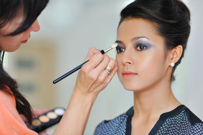 学化妆好找工作吗？薪资待遇怎样？