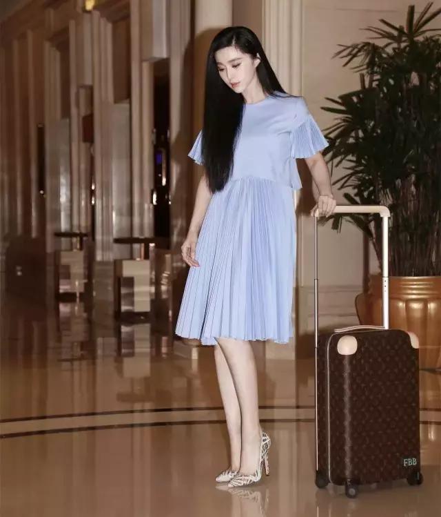 lv最新款脑洞也太大了吧,lv新款比之前多了两条线