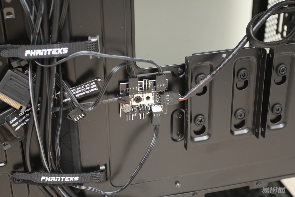 追风者515机箱可以装大主板吗,华擎b150装nvme