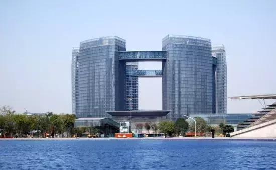 如果有人问你哪个地方最重要,如果有人问你哪里好玩