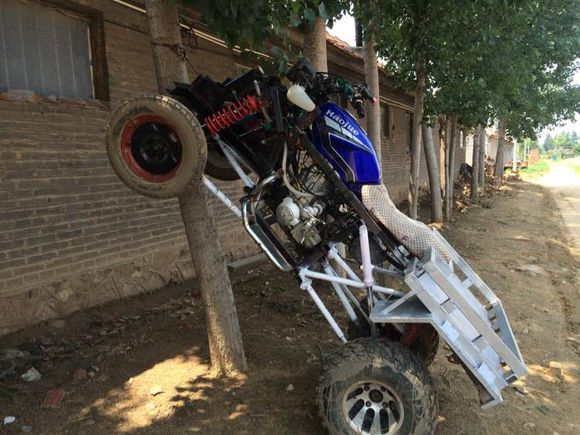 骑着摩托车去野钓,骑电动摩托车去钓鱼