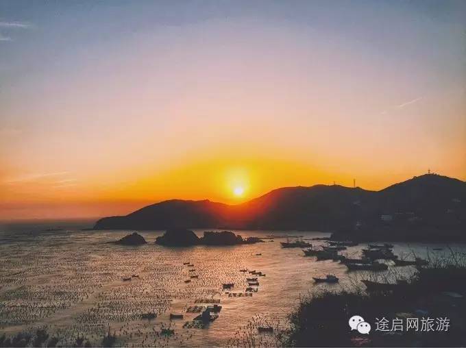颜值高。海鲜多。距离近。这个夏天，有什么理由不去嵊泗浪一浪~