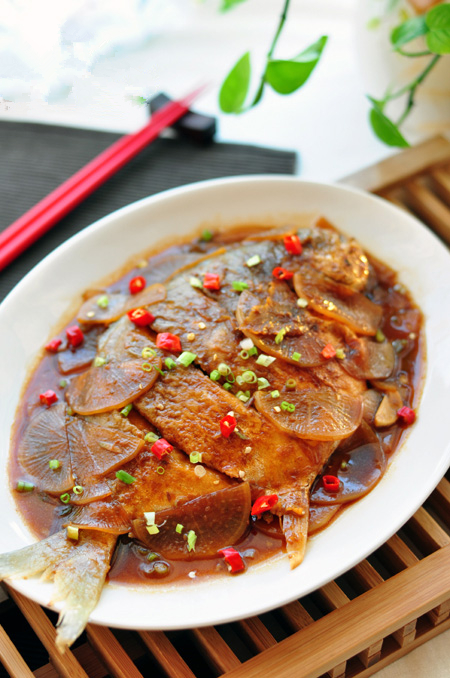 萝卜鲳鱼,鲳鱼萝卜粉丝汤