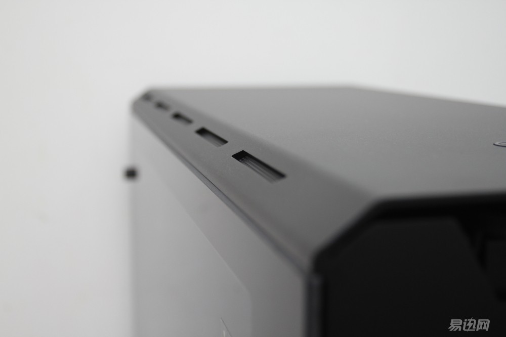 追风者515机箱可以装大主板吗,华擎b150装nvme