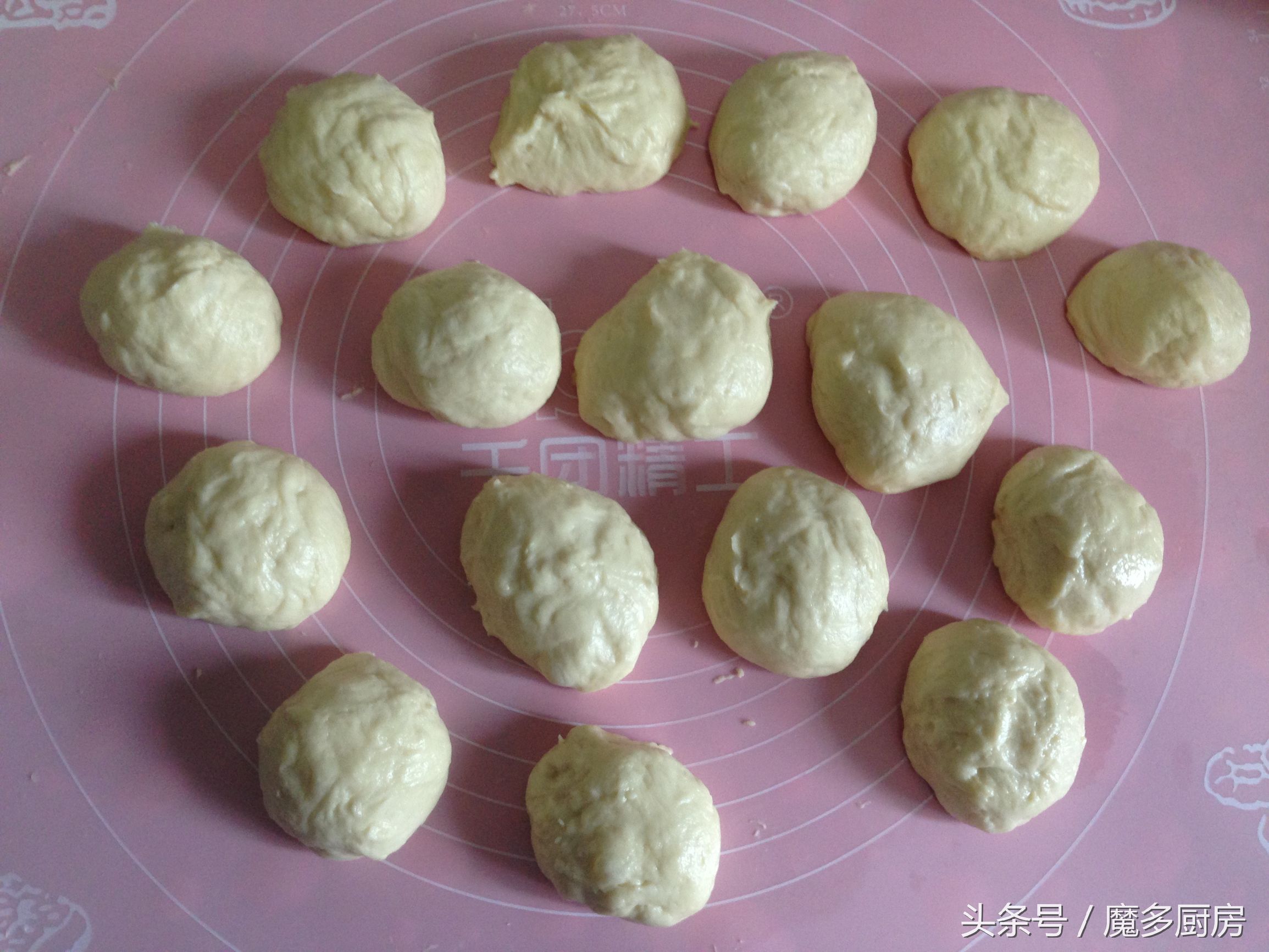 自己做的面包很健康,自己做的面包酥香柔软