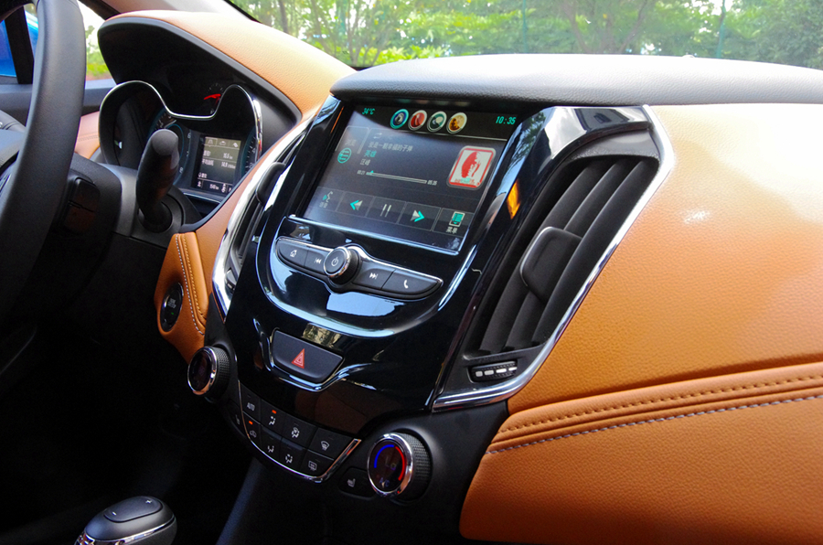 新科鲁兹评测,新科鲁兹好开吗