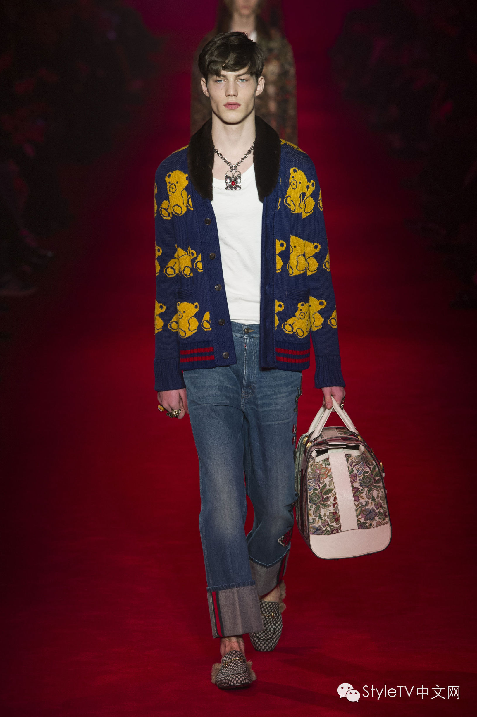 美cry！窥探躲在GUCCI后台的少男少女们