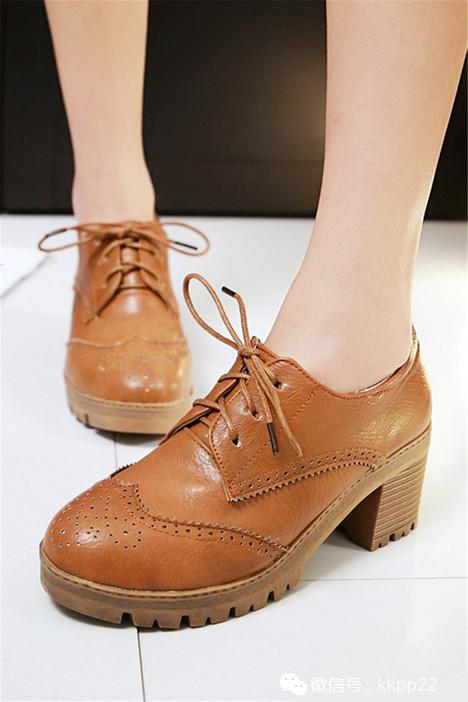 原创设计轻奢细跟单鞋,复古雕花鞋穿搭