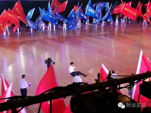 省委书记谢伏瞻运动会上亮脚法！想不到这些领导竟是“体育达人”