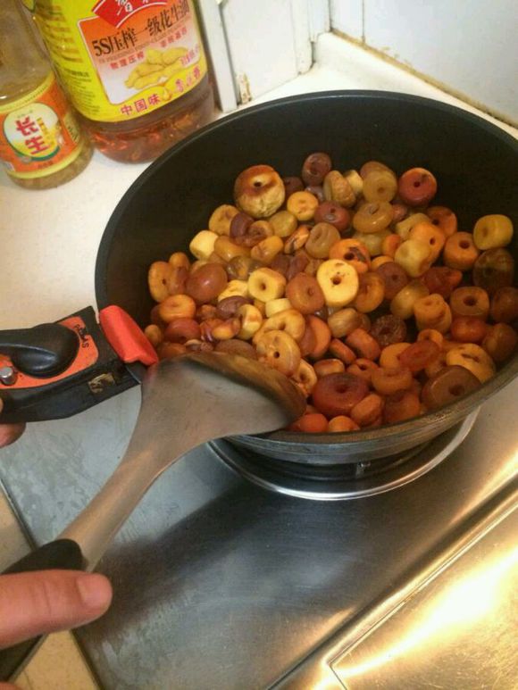 蜜蜡真假的分辨最简单方法是什么,蜜蜡打紫光灯一定能鉴别真假吗