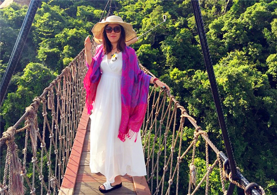 三亚旅行结婚纪念日,小两口结婚纪念日在家过二人世界