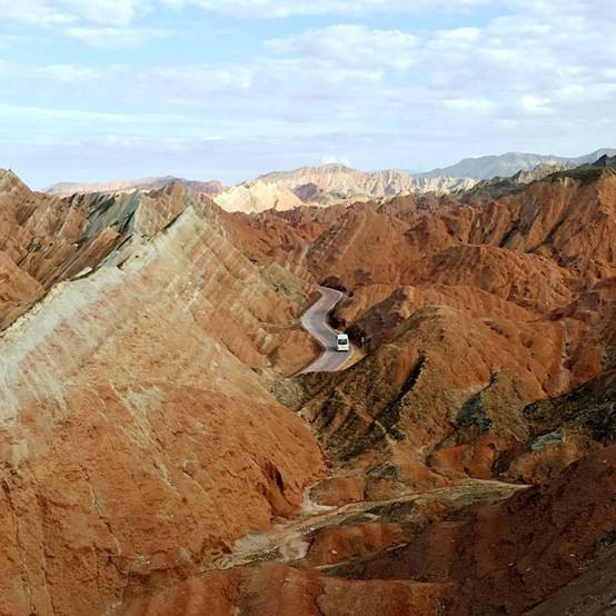 超多美图慎入！开神车，走丝路，这些不可思议的美景就在中国！