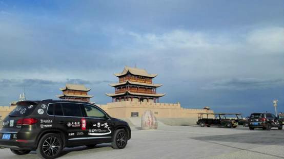 超多美图慎入！开神车，走丝路，这些不可思议的美景就在中国！